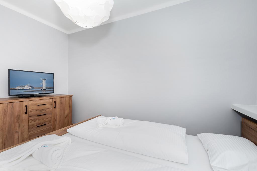 Spokojny Apartament Przy Parku Chopina By Noclegi Renters Świnoujście Exteriör bild