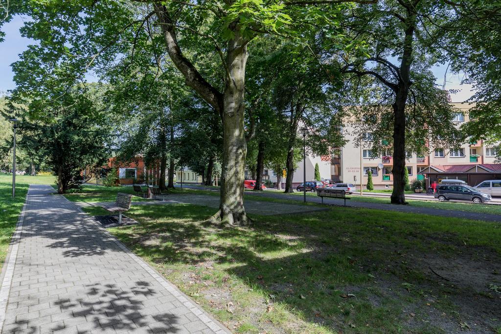 Spokojny Apartament Przy Parku Chopina By Noclegi Renters Świnoujście Exteriör bild
